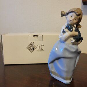 NAO Lladro Figurine Girl Holding Adorable Puppy #1029 W/Box